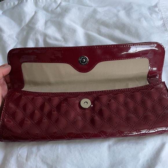 Red envelope clutch - Picture 6 of 7